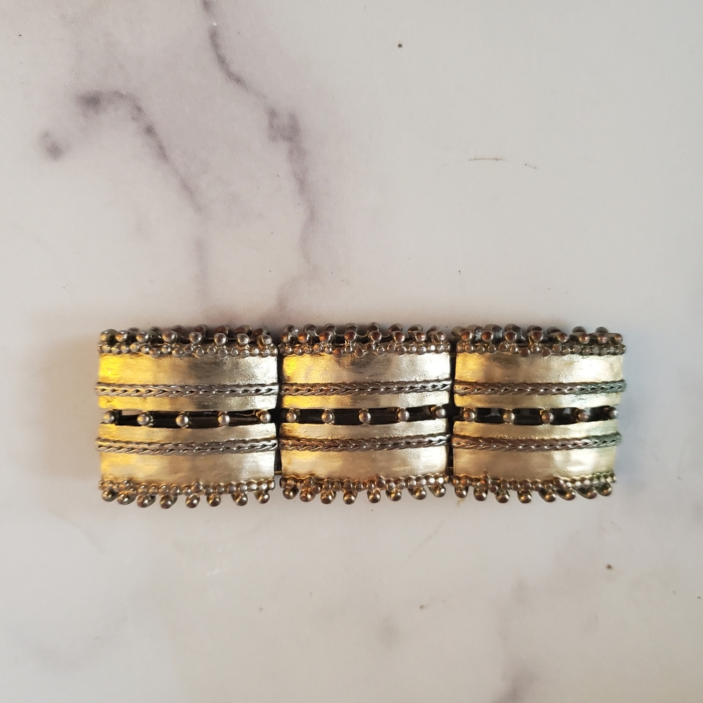 Boho design gold tone chunky, stretchy bracelet
